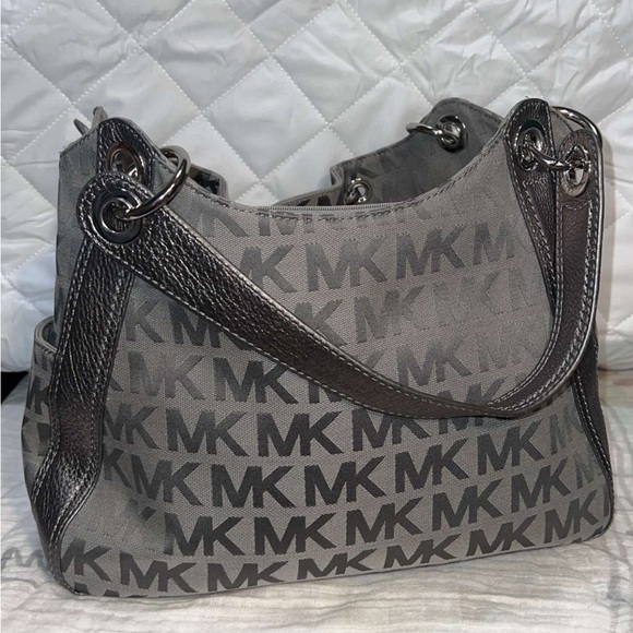 Silver Michael Kors Purse - Picture 4 of 8